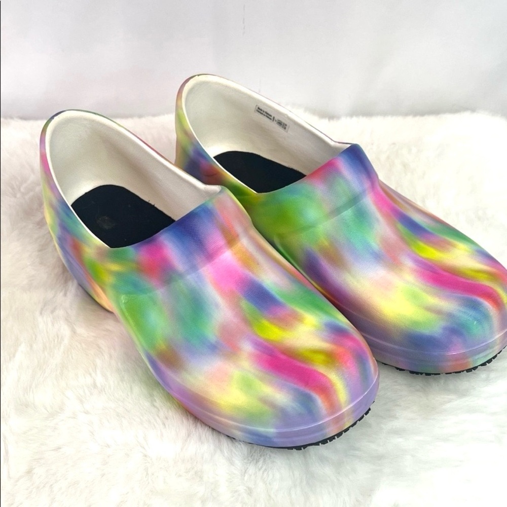 Crocs size 7W clogs